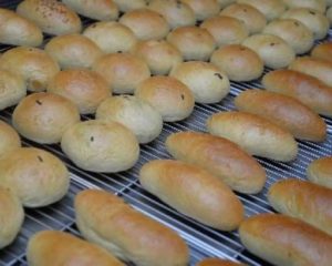 Niken Irbawati ~ Sukses Usaha Roti Manis ala Rumahan Dengan Brand Rahma Bakery